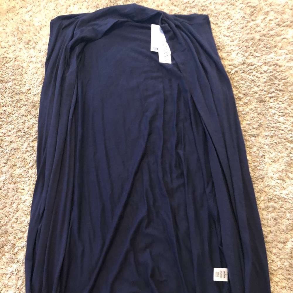 Sleeveless shawl